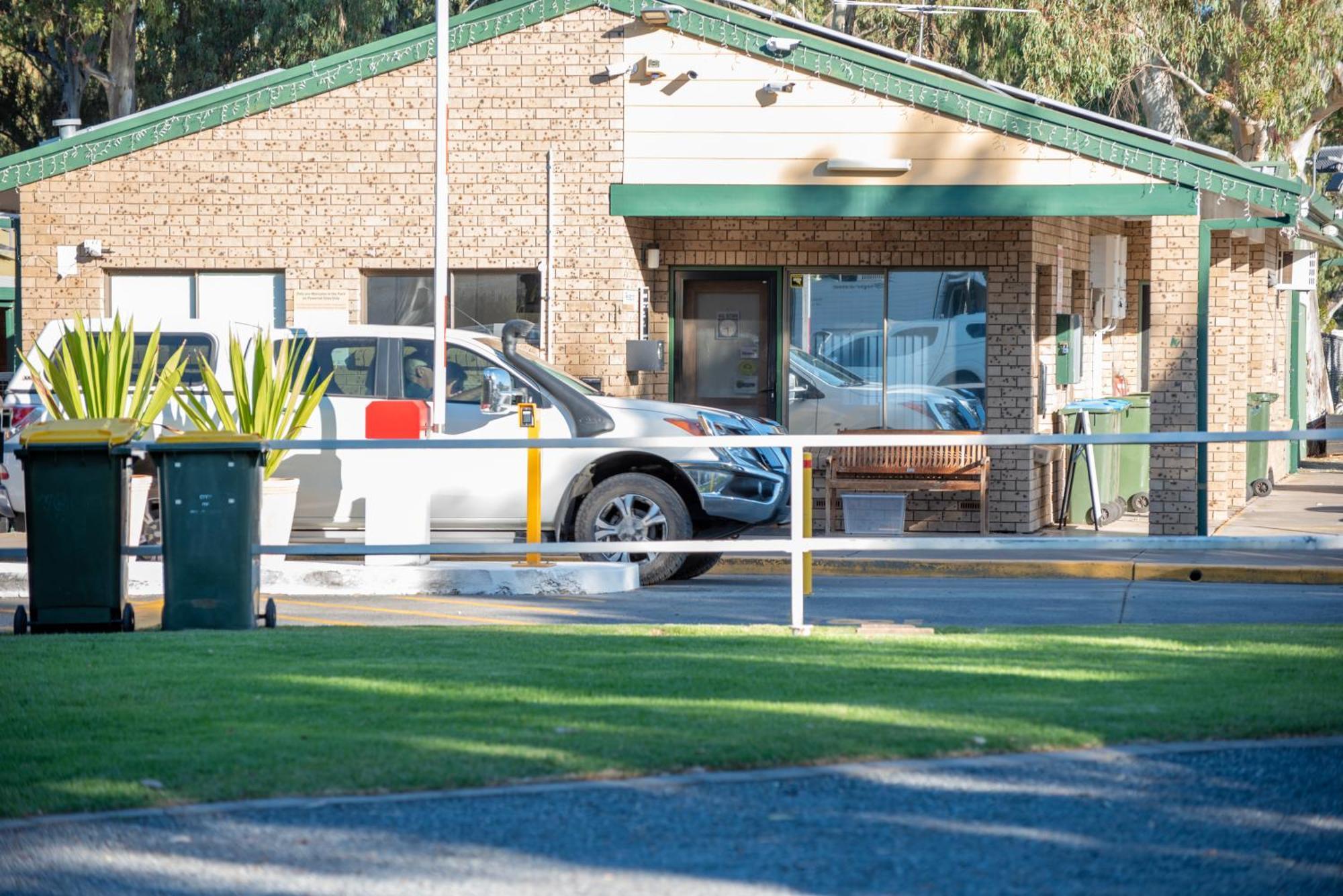 Echo Holiday Parks - Windsor Gardens أدليد المظهر الخارجي الصورة